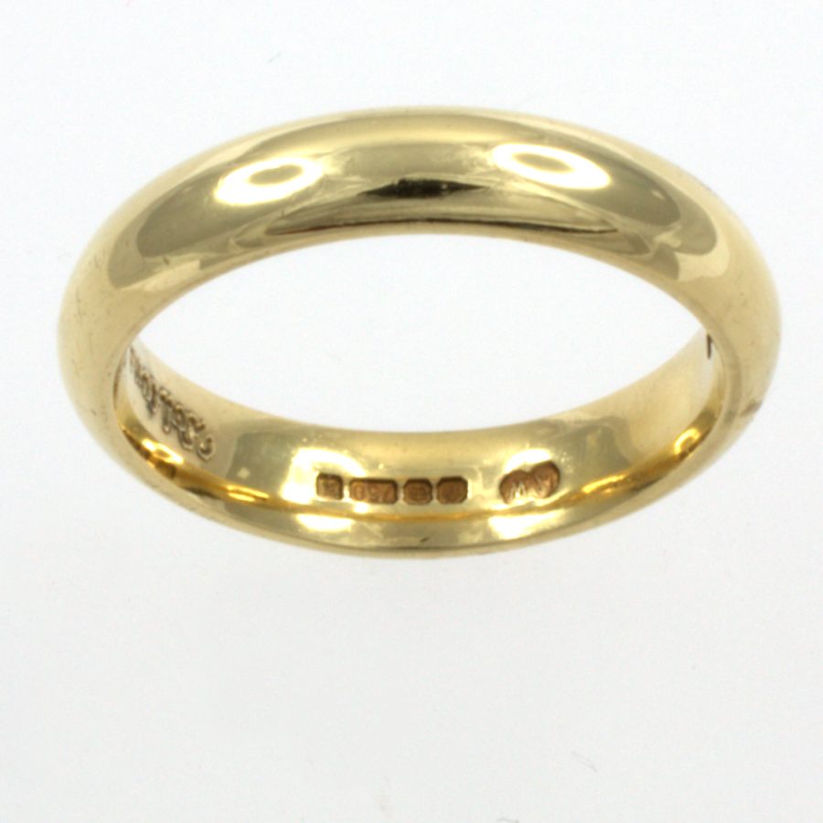 18ct gold Wedding Ring size M½